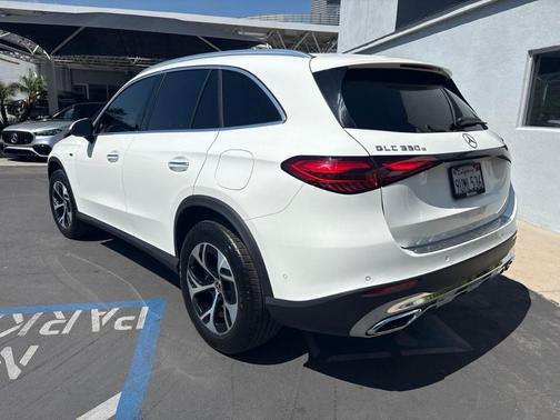 White 2025 Mercedes-Benz GLC 350e Base 4MATIC