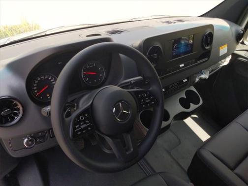 2025 Mercedes-Benz Sprinter 2500 High Roof 4-Cyl Diesel