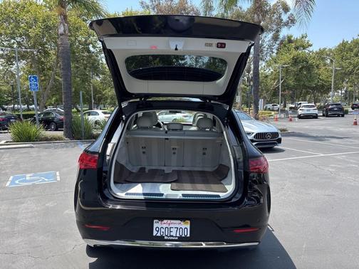 Obsidian Black Metallic 2023 Mercedes-Benz EQE 350+ Base