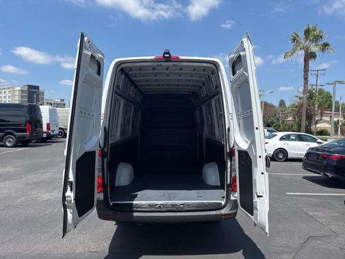 Arctic White 2025 Mercedes-Benz Sprinter 2500 170 WB HIGH ROOF