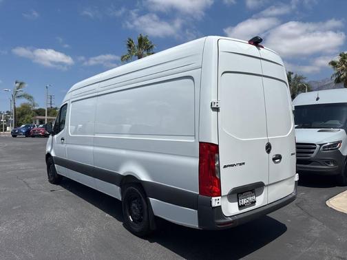 Arctic White 2025 Mercedes-Benz Sprinter 2500 170 WB HIGH ROOF