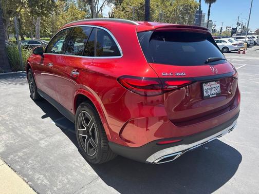 MANUFAKTUR Cardinal Red Metallic 2023 Mercedes-Benz GLC 300 Base 4MATIC