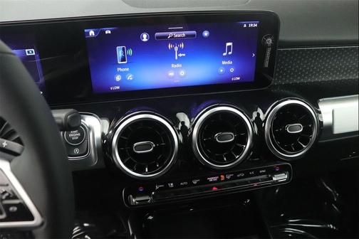 2025 Mercedes-Benz GLB 250 4MATIC