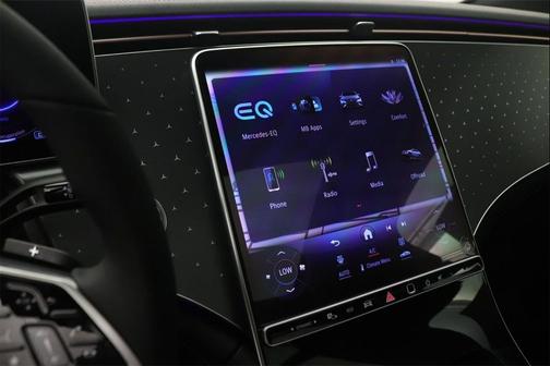 2026 Mercedes-Benz EQE 320 4MATIC