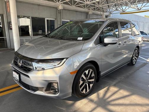 Solar Silver Metallic 2025 Honda Odyssey EX-L