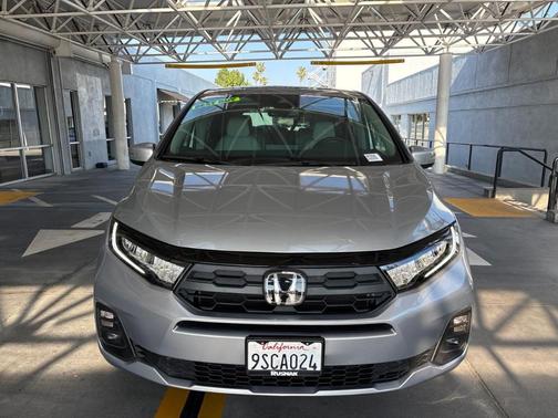 Solar Silver Metallic 2025 Honda Odyssey EX-L