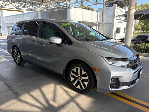 Solar Silver Metallic 2025 Honda Odyssey EX-L