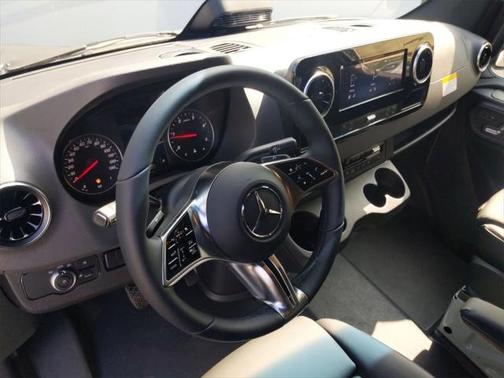 2025 Mercedes-Benz Sprinter 2500 Standard Roof 4-Cyl Diesel HO