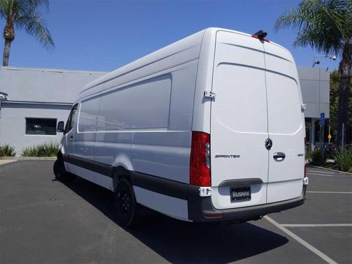 2024 Mercedes-Benz Sprinter 3500 High Roof 4-Cyl Diesel HO
