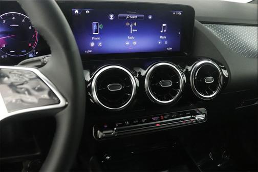 2026 Mercedes-Benz GLA 250 4MATIC
