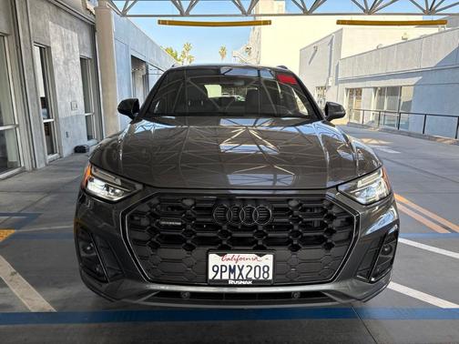 Daytona Gray Pearl Effect 2024 Audi Q5 45 S line quattro Premium