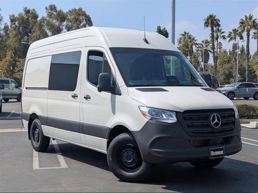 2025 Mercedes-Benz Sprinter 2500 Crew 144 WB