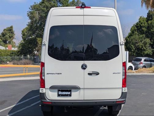 2025 Mercedes-Benz Sprinter 2500 Crew 144 WB