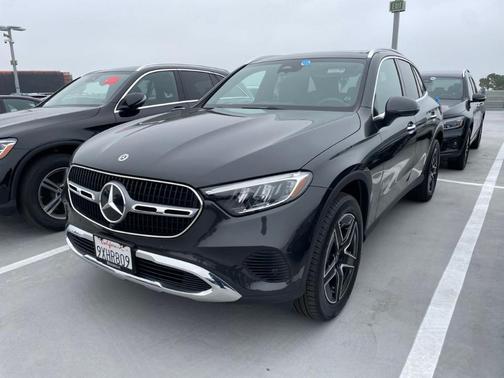 Graphite Gray Metallic 2026 Mercedes-Benz GLC 300 Base