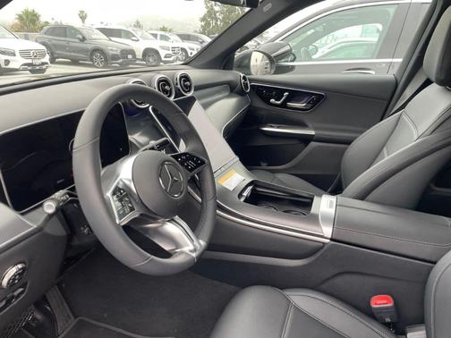 Graphite Gray Metallic 2026 Mercedes-Benz GLC 300 Base