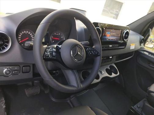 2025 Mercedes-Benz Sprinter 2500 Standard Roof