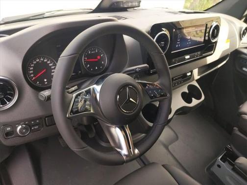 2025 Mercedes-Benz Sprinter 2500 Standard Roof