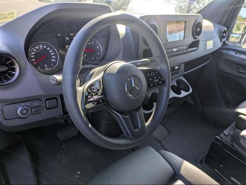 2024 Mercedes-Benz Sprinter 2500 High Roof 4-Cyl Diesel HO