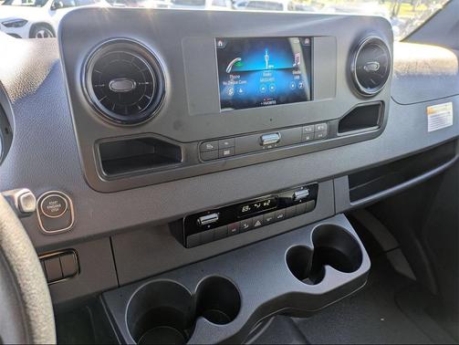 2024 Mercedes-Benz Sprinter 2500 High Roof 4-Cyl Diesel HO