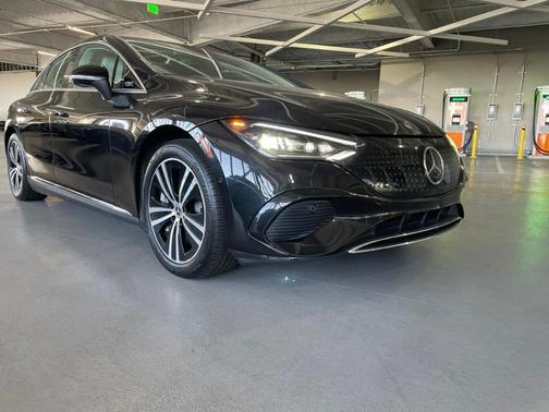 Obsidian Black Metallic 2023 Mercedes-Benz EQE 350+ Base
