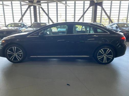 Obsidian Black Metallic 2023 Mercedes-Benz EQE 350+ Base
