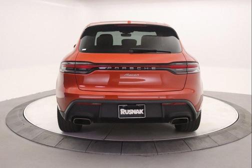 2023 Porsche Macan Base