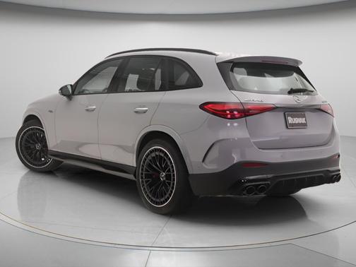 2956 / MANUFAKTUR 2026 Mercedes-Benz AMG GLC 43 Base