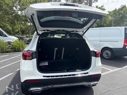 Polar White 2026 Mercedes-Benz GLA 250 Base