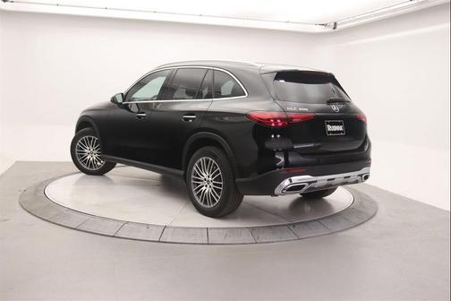 2026 Mercedes-Benz GLC 300 Base