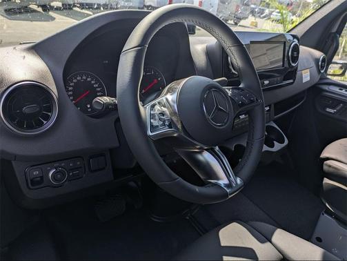 2025 Mercedes-Benz Sprinter 2500 Standard Roof 4-Cyl Diesel HO