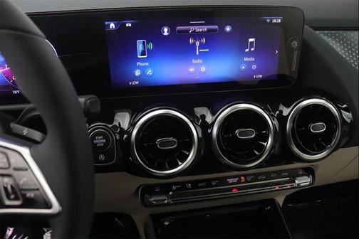 2026 Mercedes-Benz GLA 250 4MATIC