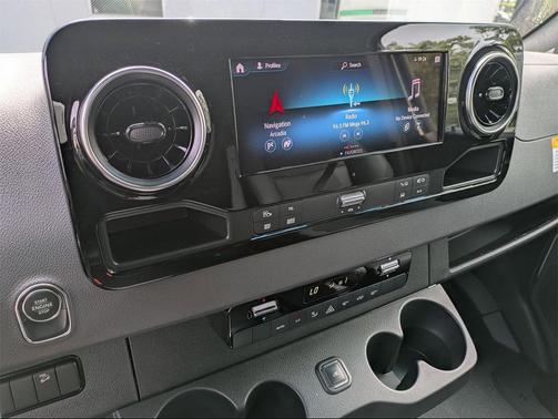 2024 Mercedes-Benz Sprinter 2500 Standard Roof 4-Cyl Diesel HO