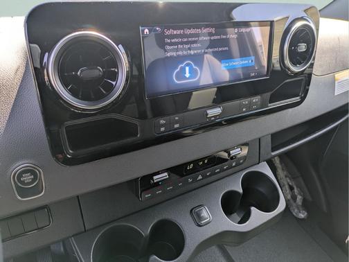2025 Mercedes-Benz Sprinter 2500 144 WB Standard Roof Passenger