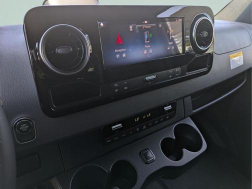 2025 Mercedes-Benz Sprinter 2500 144 WB Standard Roof Passenger