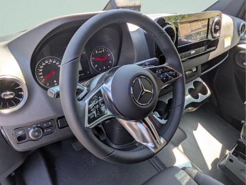 2025 Mercedes-Benz Sprinter 2500 144 WB Standard Roof Passenger