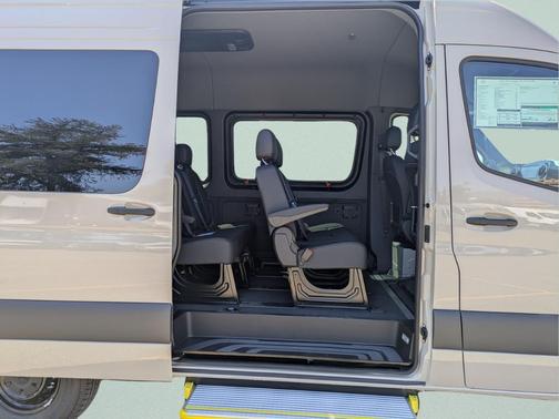 2025 Mercedes-Benz Sprinter 2500 144 WB Standard Roof Passenger