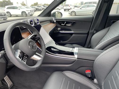 2025 Mercedes-Benz GLC 350e Base
