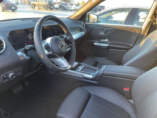 2026 Mercedes-Benz GLB 250 