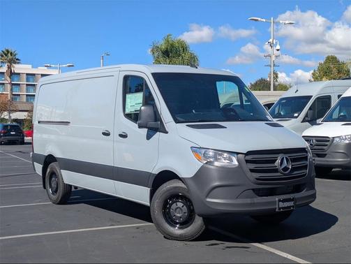 2026 Mercedes-Benz Sprinter 2500 Standard Roof