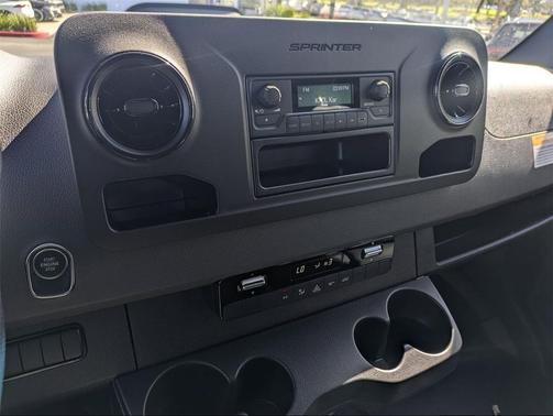 2026 Mercedes-Benz Sprinter 2500 Standard Roof