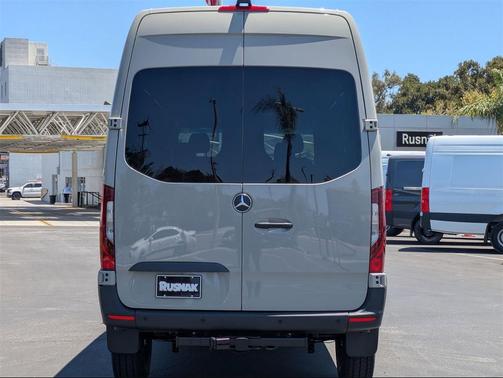 2025 Mercedes-Benz Sprinter 2500 Crew 144 WB