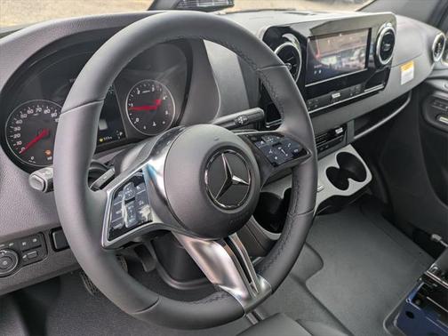 2025 Mercedes-Benz Sprinter 2500 Standard Roof 4-Cyl Diesel HO