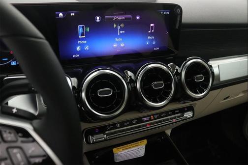 2026 Mercedes-Benz GLB 250 Base