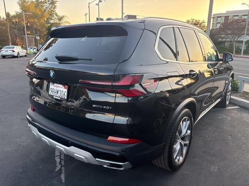 Black Sapphire Metallic 2025 BMW X5 sDrive40i