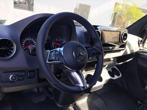 2025 Mercedes-Benz Sprinter 2500 High Roof 4-Cyl Diesel HO