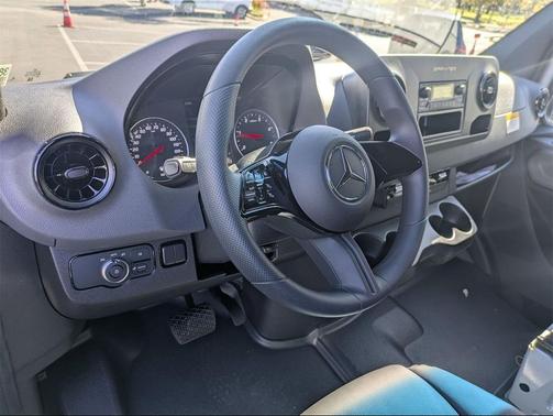 2026 Mercedes-Benz Sprinter 2500 Standard Roof