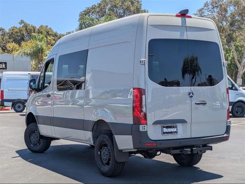 2025 Mercedes-Benz Sprinter 2500 Crew 144 WB