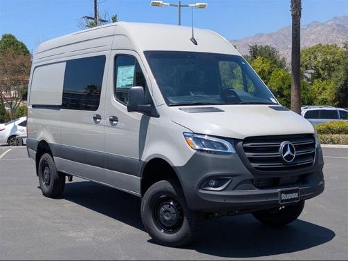 2025 Mercedes-Benz Sprinter 2500 Crew 144 WB