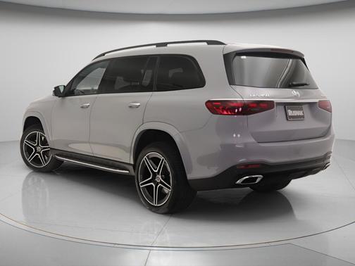 2956 / MANUFAKTUR 2026 Mercedes-Benz GLS 450 4MATIC