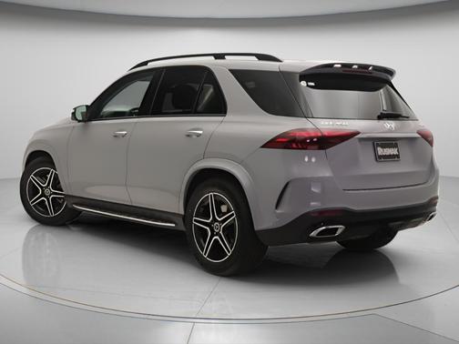 2956 / MANUFAKTUR 2026 Mercedes-Benz GLE 450 4MATIC